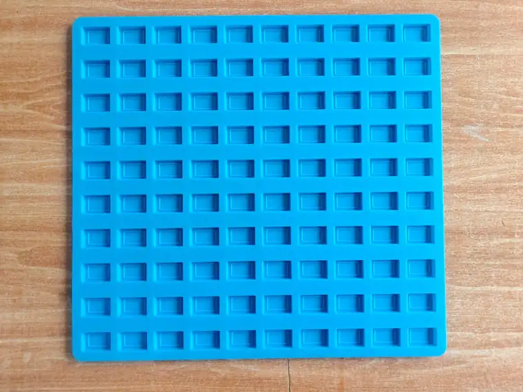 100-Cavity Engraved Square Grid Mold food-contact silicone gummy mold