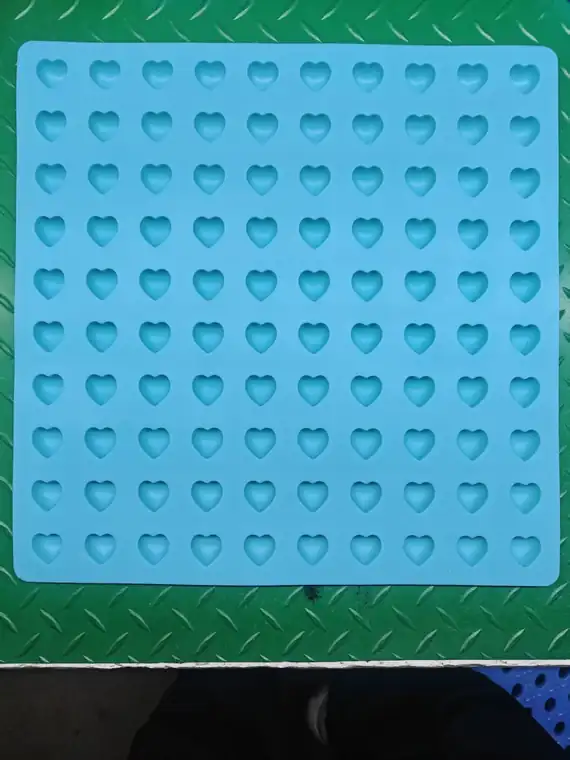 100-Cavity Heart Mold food-contact silicone gummy mold