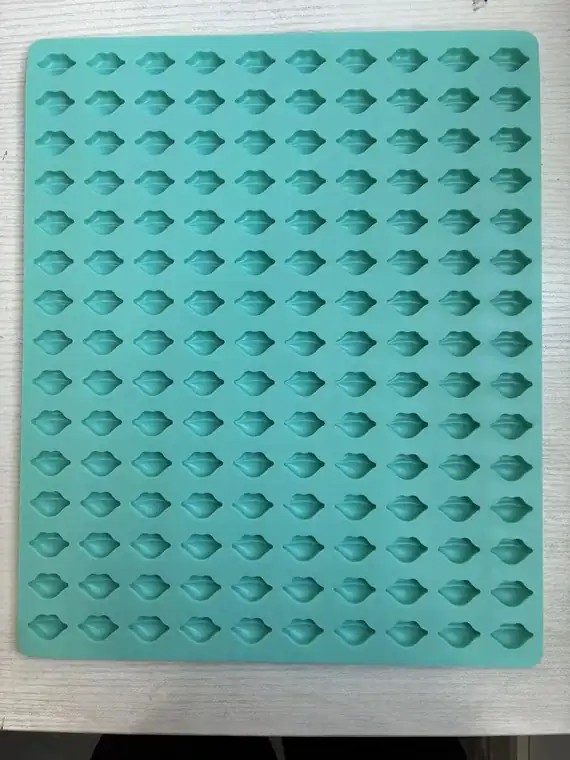 150-Cavity Lip Mold food-contact silicone gummy mold